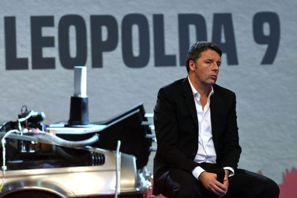 Matteo Renzi chiede scusa a Silvio Berlusconi