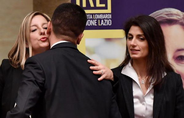 Roberta Lombardi sul lavoro in nero: «Le persone normali si comportano così»