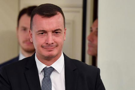 Dalla difensiva all’attacco, Rocco Casalino risponde alle critiche: «Sono io quello discriminato» article-post