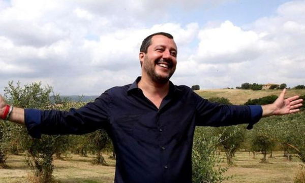 Salvini dice di trovarsi in Ghana e pubblica una sua foto a Cerignola. Anzi, a Suvignano
