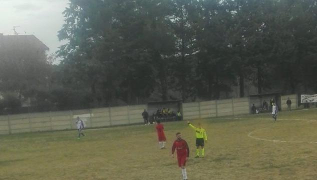 arbitro picchiato