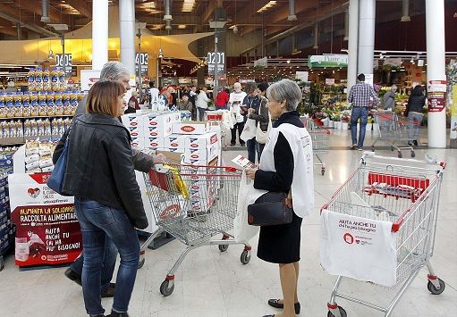 Rossana è in ospedale da un mese, i colleghi le regalano 700 ore del loro lavoro per aiutarla