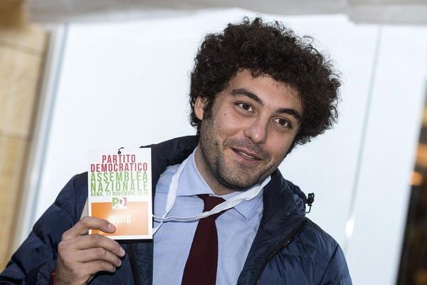 La risposta del giovane Dario Corallo ai dirigenti Pd: «Fuori dalla realtà, arroganti»