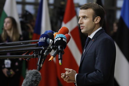 La Francia e il nucleare, Macron: «Entro il 2035 chiuderanno 14 reattori» article-post