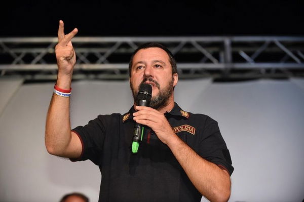 Salvini dice che la burocrazia Ue potrebbe far scoppiare una nuova guerra