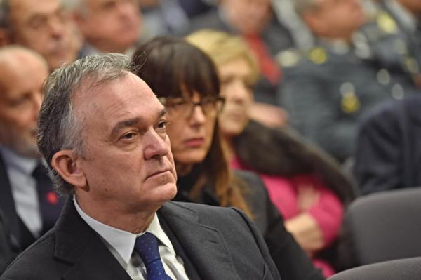 Non solo i comuni, anche le regioni contro il decreto Salvini. Rossi annuncia ricorso alla consulta