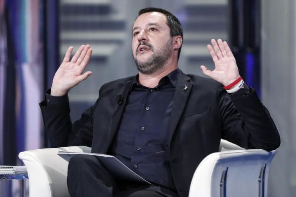 I sindaci contro Salvini. «Noi il decreto sicurezza non lo applichiamo»