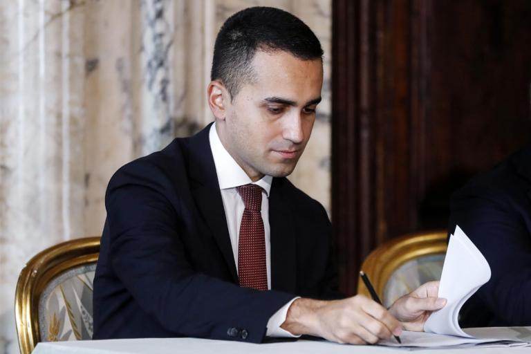 Reddito di cittadinanza boomerang: fa abbassare il gradimento del M5S che ora vuole rivederlo