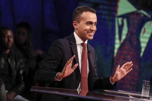 Di Maio il visionario: «Il reddito di cittadinanza è come il primo computer nelle case degli italiani»