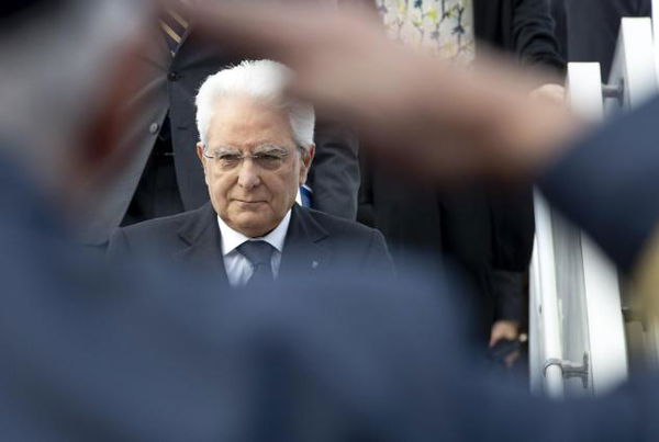 Sergio Mattarella lancia un invito al Governo: «Chiedo un confronto costruttivo con l’Europa»