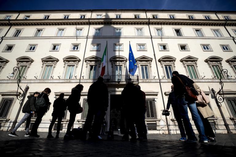 Manovra, il vertice Salvini-Conte alle spalle del M5S
