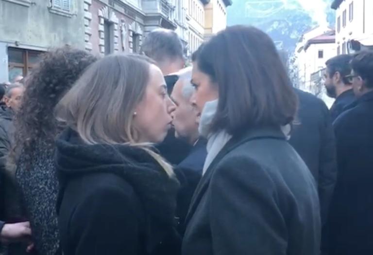 Da donna a donna, l’abbraccio di Laura Boldrini alla fidanzata di Antonio Megalizzi