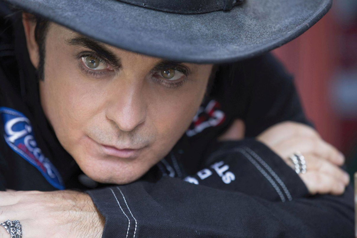 Vincenzo Incenzo: “Credo” è l’album prodotto da Renato Zero article-post