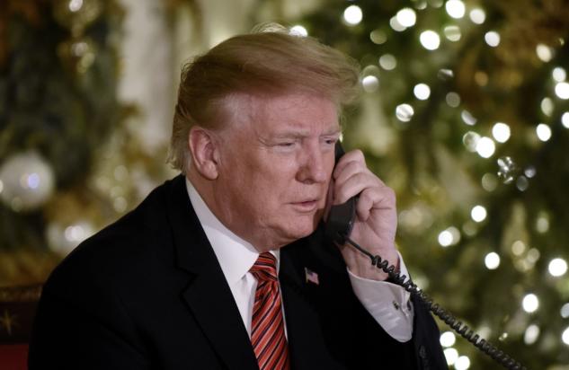 Donald Trump in versione Grinch: «Credere a Babbo Natale è marginale» | VIDEO article-post