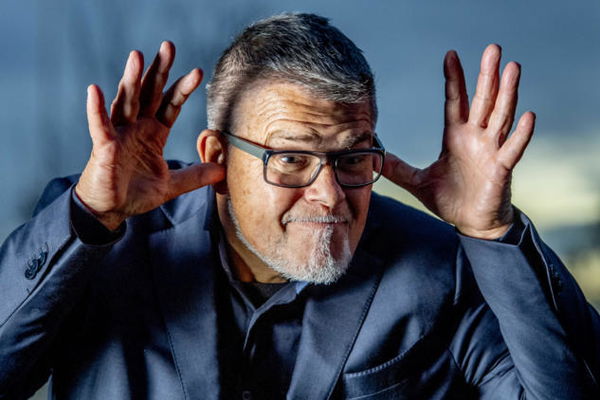 Fallisce la battaglia di Emile Ratelband: il 69enne continuerà a essere un 69enne