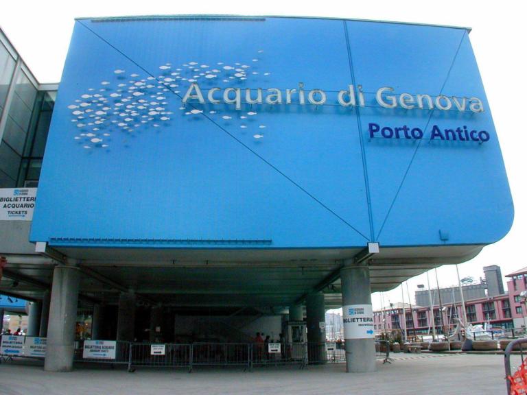 Allarme bomba vicino all’Acquario di Genova