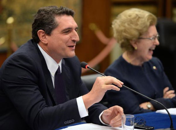 Infront batte in un colpo solo Sky e Dazn prendendosi la serie A