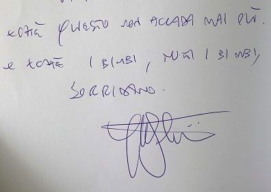 Salvini scrive «xché» nel messaggio lasciato al Memoriale dell’Olocausto