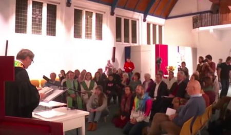 Olanda, la messa ininterrotta da 50 giorni per salvare una famiglia di migranti article-post