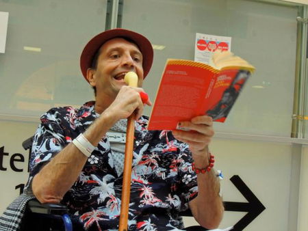 È morto Andrea Pinketts: eclettico scrittore, dai libri noir a Mistero article-post