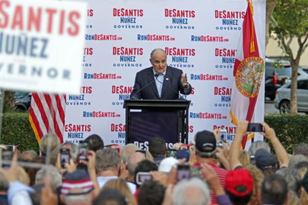 Rudy Giuliani, consulente per la cybersecurity di Trump, non sa come funziona Twitter