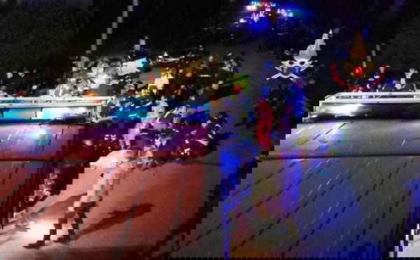 Sfera Ebbasta: dopo la tragedia di Corinaldo si tatua 6 stelle sulla fronte