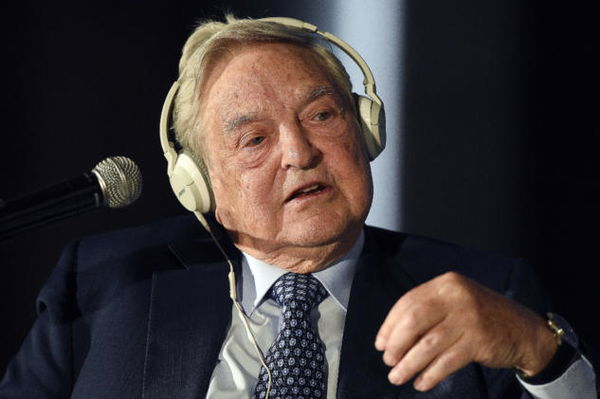 Il Financial Times dà uno schiaffo ai complottisti: George Soros nominato uomo dell’anno