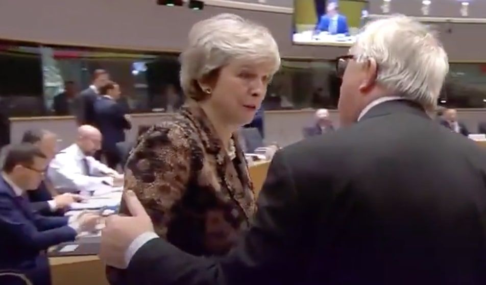 Theresa May e la scenata a Juncker: «Mi hai chiamata nebulous?» | VIDEO article-post