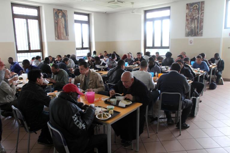 Breve storia di Natale: il governo è riuscito ad alzare le tasse alle associazioni di volontariato
