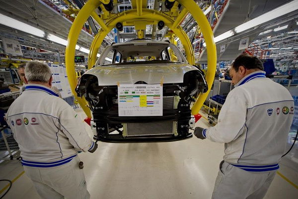 La nuova tassa sulle auto: una Panda 1.2 potrebbe costare tra i 400 e i 1.000 euro in più