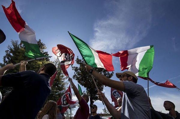 Le pagine di Casapound contro la giornalista che ha raccontato il pestaggio di una donna rom