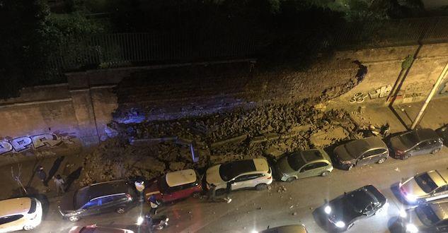 Crolla muro storico: nella notte paura a San Lorenzo