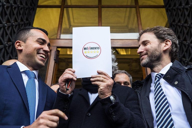 Di Maio vs Casaleggio, il vicepremier ha imposto di cancellare il post sul «terrorismo mediatico» article-post