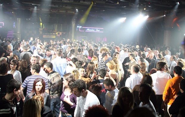 Il M5S in discoteca per festeggiare i primi sei mesi di governo (con il divieto di foto e video) article-post