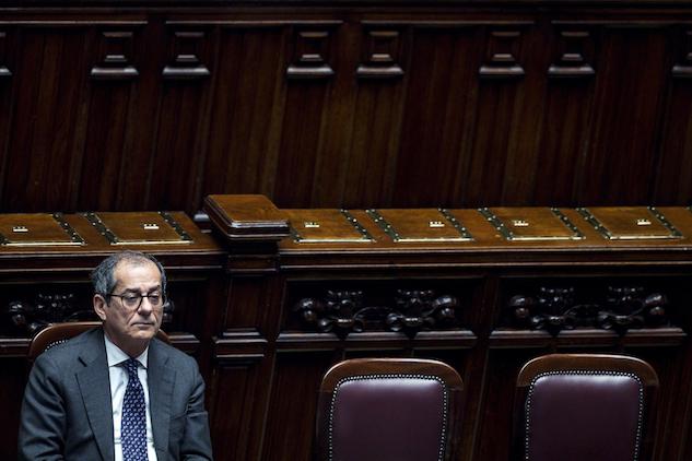 Giovanni Tria anticipa: entro stasera il governo svelerà le correzioni e le decisioni politiche article-post