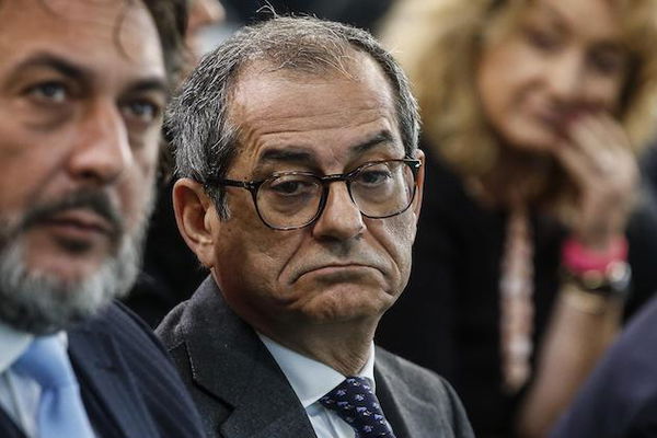 Giovanni Tria potrebbe fare un passo indietro, e la Lega mira a Toninelli