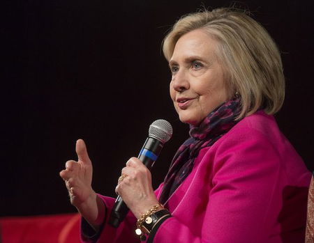 Hillary Clinton spiega a una bambina come perdere con dignità article-post