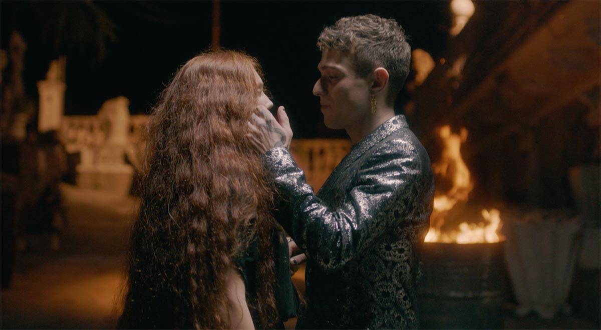 Irama: L’eleganza in “Bella e Rovinata” è tendenza | VIDEO article-post