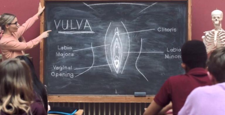 “Viva la vulva”. Lo spot danese sugli assorbenti che manca in Italia | VIDEO