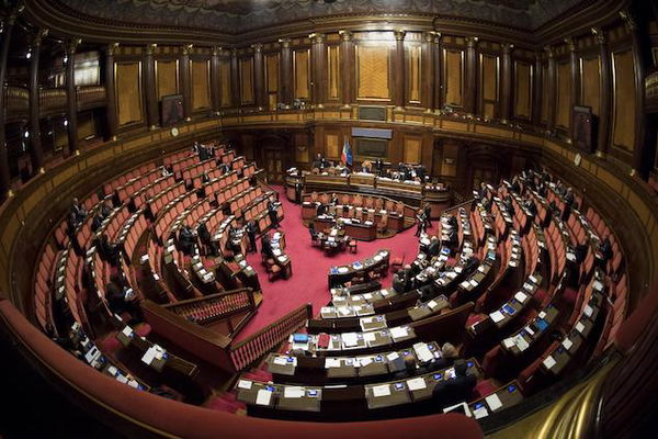 La Manovra non trova pace. Rinviata la discussione sul Maxiemendamento