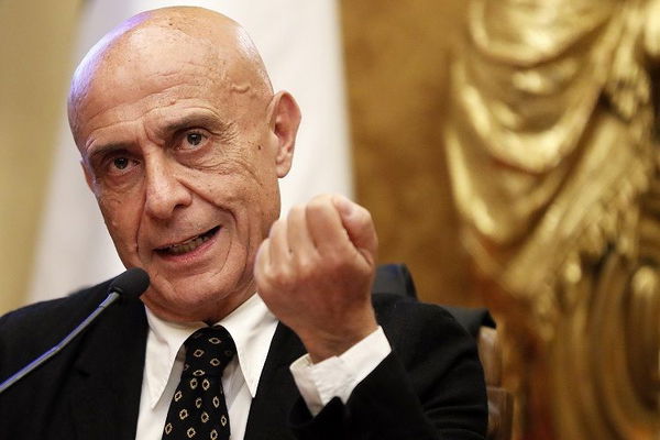 Minniti si è ritirato dalla corsa per la segreteria del Pd