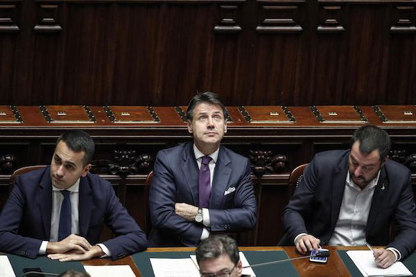 Maxi emendamento: la presentazione continua a slittare, e sorgono malumori su tutti i fronti