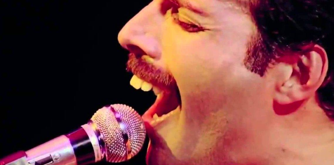 Freddie Mercury: Perché il frontman dei Queen non si è mai sistemato i denti? article-post
