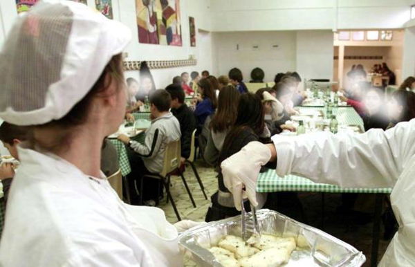 Per la ministra Grillo, le mense scolastiche italiane sono «un film dell’orrore»