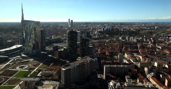 La classifica delle città italiane dove si vive meglio (o peggio): Milano in testa, Vibo Valentia in coda