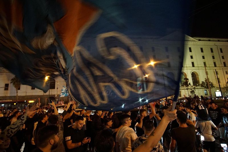 I tifosi del Napoli aggrediti: «Hanno colpito con un’ascia, gli ultrà volevano massacrarci» article-post