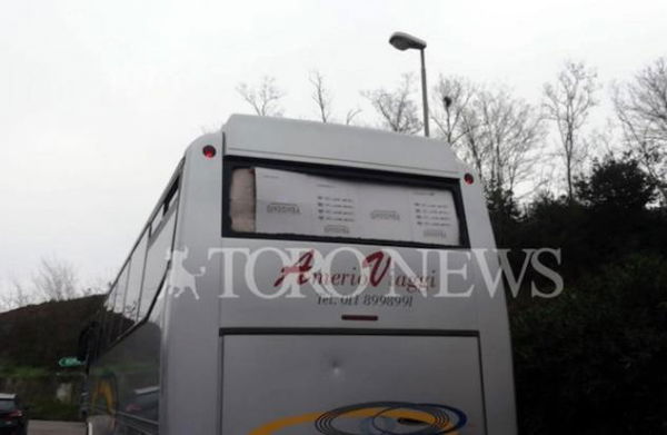 Tifosi del Torino aggrediti in autogrill, Salvini: «In galera questi deficienti, il vero tifoso non tira sassi»