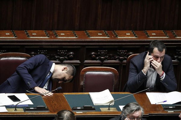 La manina misteriosa che ha introdotto la nuova tassa sulle auto