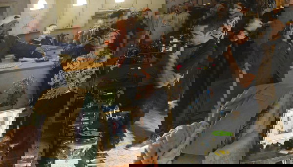 Supergirl 4×08: Kevin Smith dirige l’episodio, ci sarà una scena mozzafiato