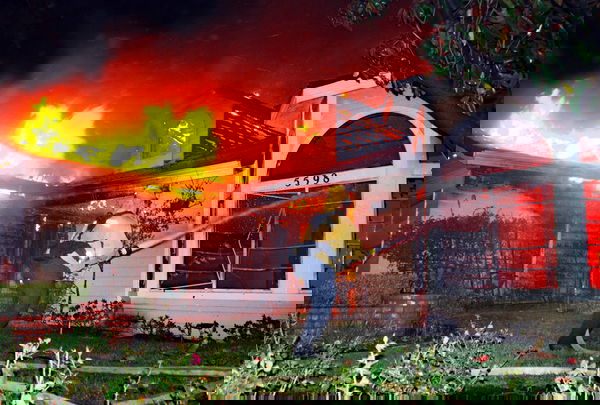 The Handmaid’s Tale: Yvonne Strahovski costretta ad evacuare a causa del Woolsey Fire